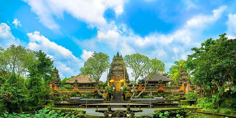 جاذبه های گردشگری شهر بالی را نام برده توضیح دهید