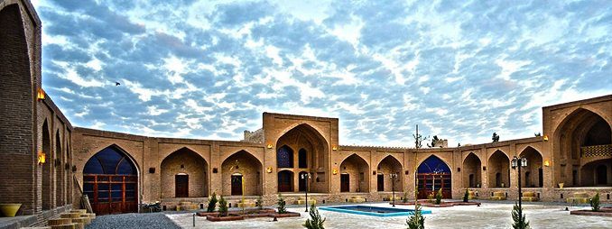 کاروان سراهای شهر باستانی اصفهان را نام ببرید