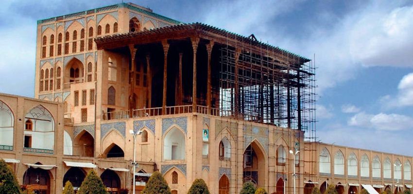 منظره دیدنی عمارت عالی قاپو در اصفهان