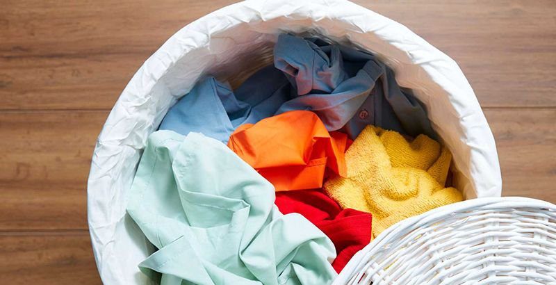 چگونه از رنگ دادن لباس جلوگیری کنیم؟